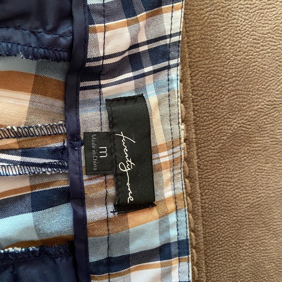 Shorts - Picture 6 of 12